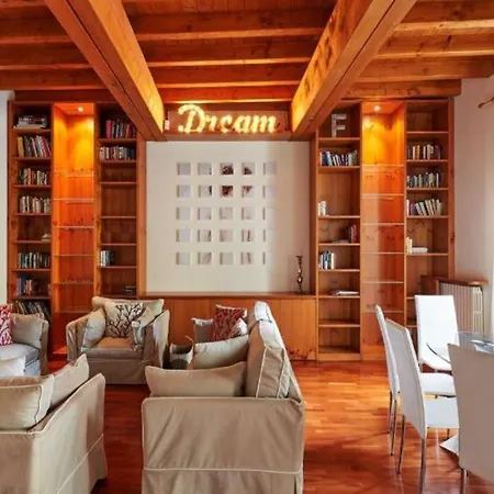 Brera Trilocale Apartment *
