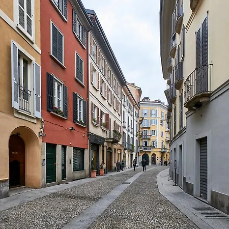 Brera Trilocale Apartman